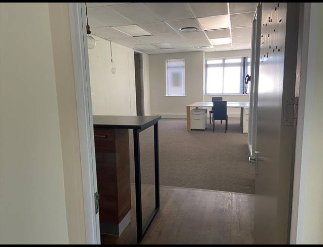 211M² OFFICE FOR SALE IN WESTLAKE